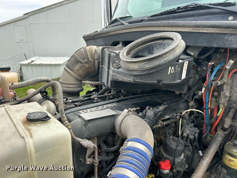 image for item EK2898 2019 Peterbilt 579 semi truck