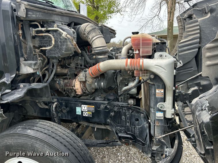 image for item EK2898 2019 Peterbilt 579 semi truck