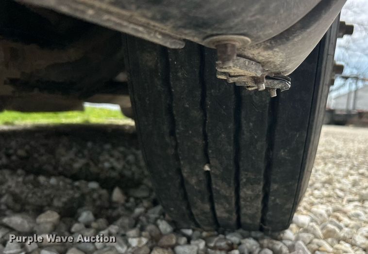 image for item EK2898 2019 Peterbilt 579 semi truck