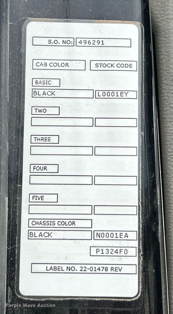 image for item EK2898 2019 Peterbilt 579 semi truck