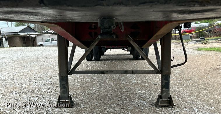 image for item EK2949 2005 Fontaine RFTW1-8048WSAWK flatbed trailer