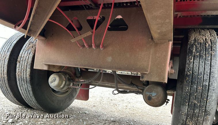 image for item EK2949 2005 Fontaine RFTW1-8048WSAWK flatbed trailer