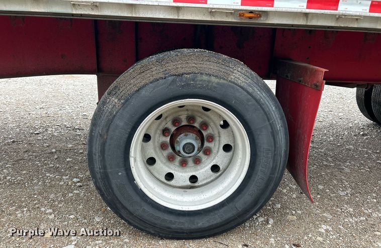 image for item EK2949 2005 Fontaine RFTW1-8048WSAWK flatbed trailer