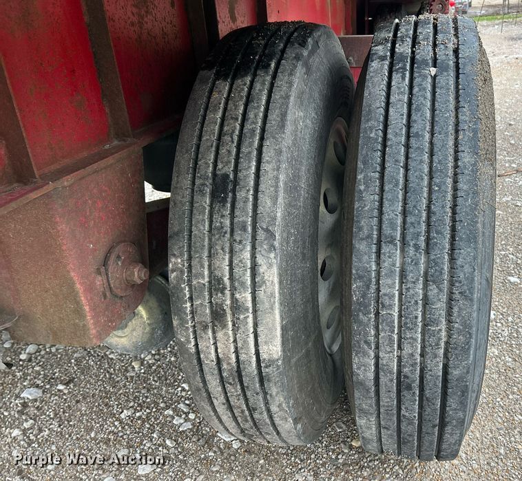 image for item EK2949 2005 Fontaine RFTW1-8048WSAWK flatbed trailer