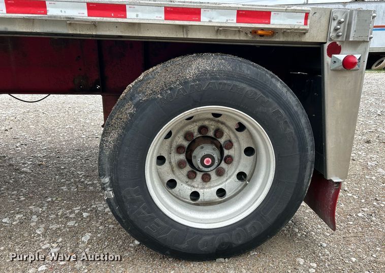 image for item EK2949 2005 Fontaine RFTW1-8048WSAWK flatbed trailer