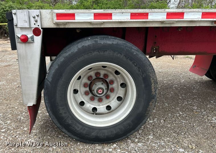 image for item EK2949 2005 Fontaine RFTW1-8048WSAWK flatbed trailer