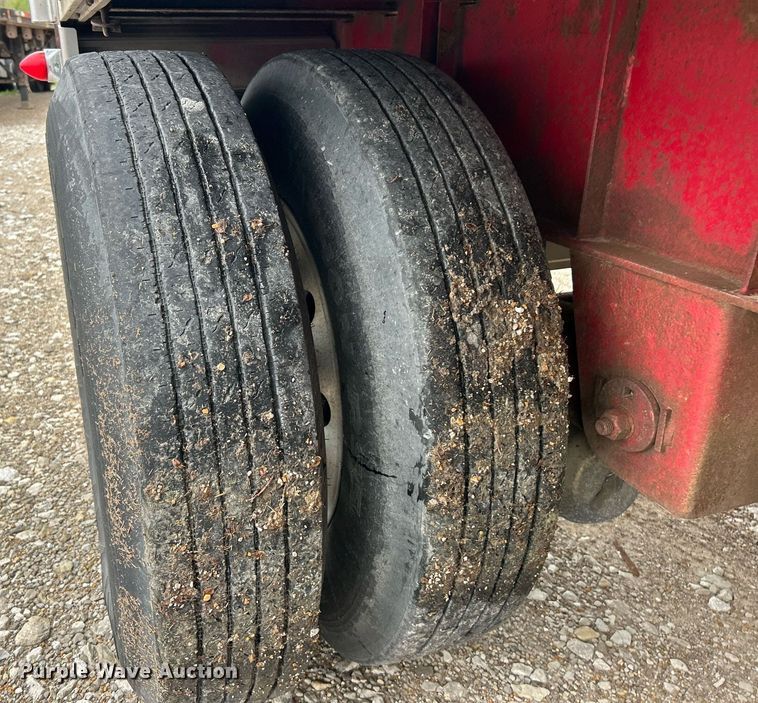 image for item EK2949 2005 Fontaine RFTW1-8048WSAWK flatbed trailer