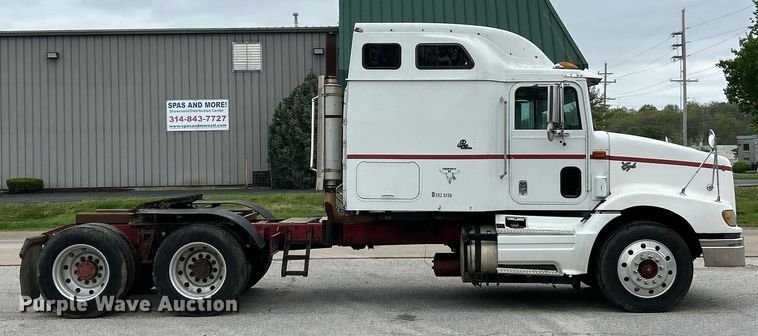 image for item EK2951 1999 International 9200 semi truck