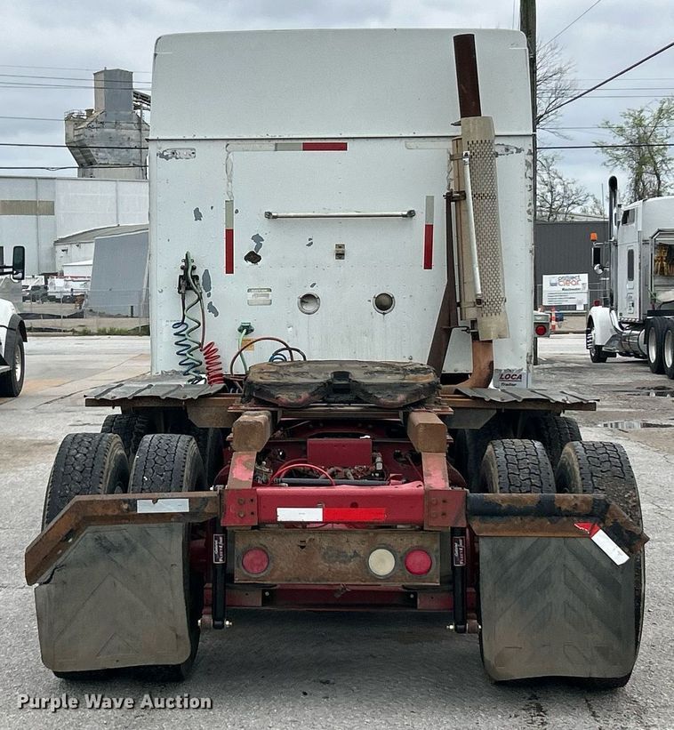 image for item EK2951 1999 International 9200 semi truck