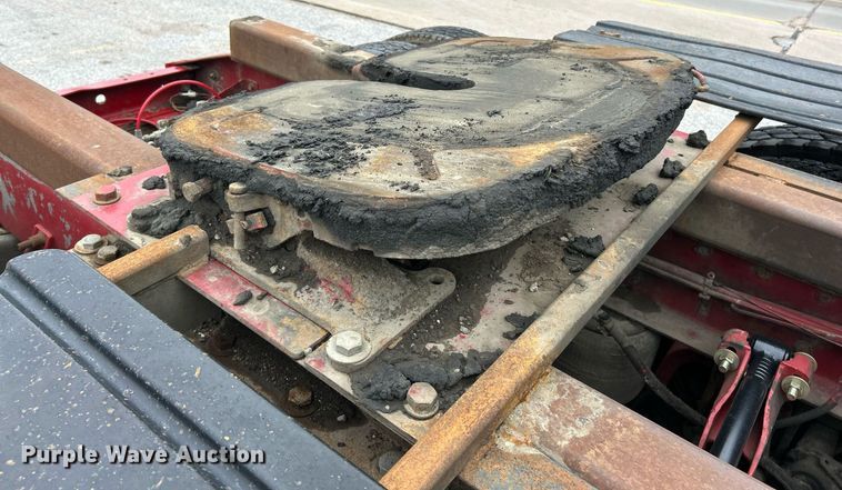 image for item EK2951 1999 International 9200 semi truck