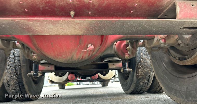 image for item EK2951 1999 International 9200 semi truck