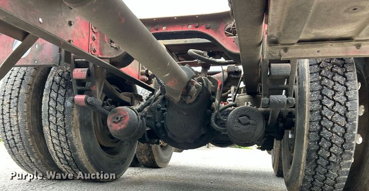 image for item EK2951 1999 International 9200 semi truck