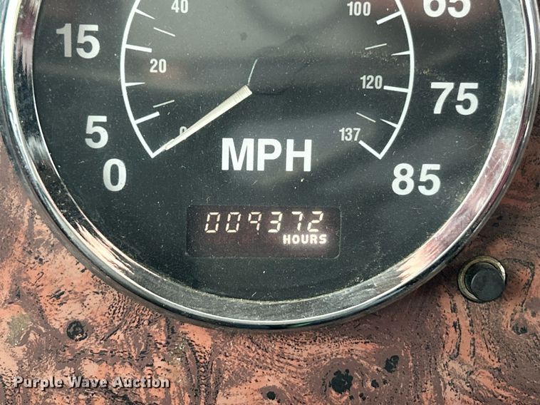 image for item EK2951 1999 International 9200 semi truck