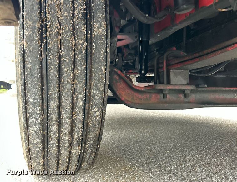 image for item EK2951 1999 International 9200 semi truck