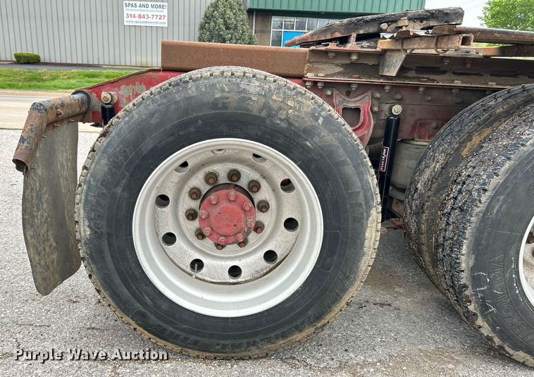 image for item EK2951 1999 International 9200 semi truck