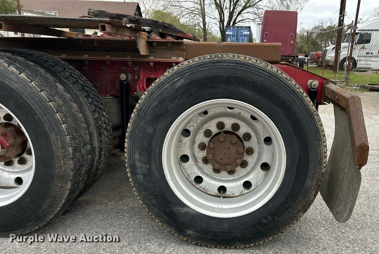 image for item EK2951 1999 International 9200 semi truck