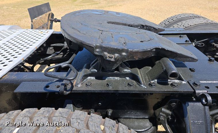 image for item EL2000 2016 Kenworth T680 semi truck