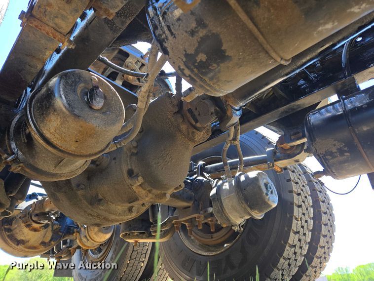 image for item EL2000 2016 Kenworth T680 semi truck