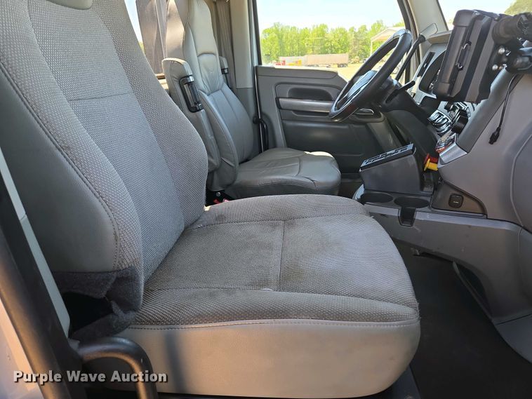 image for item EL2000 2016 Kenworth T680 semi truck