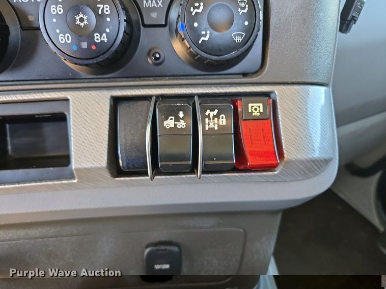 image for item EL2000 2016 Kenworth T680 semi truck