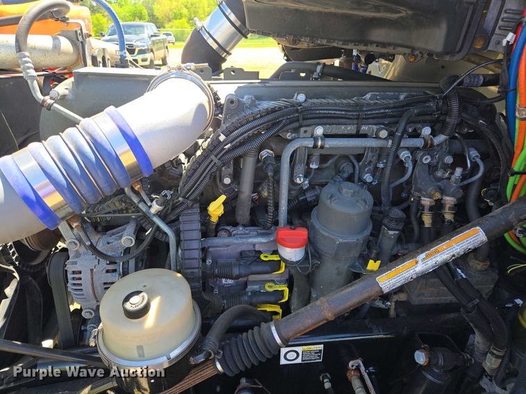 image for item EL2000 2016 Kenworth T680 semi truck