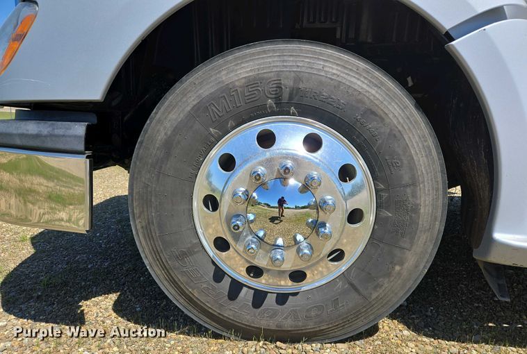 image for item EL2000 2016 Kenworth T680 semi truck