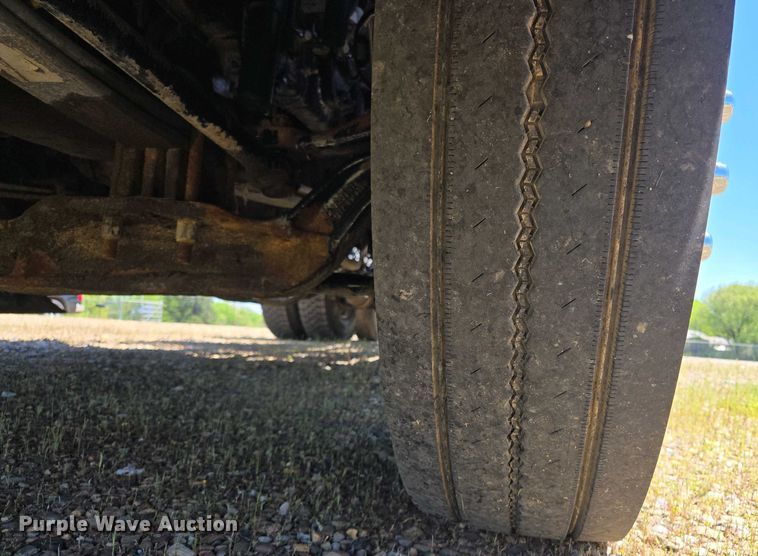 image for item EL2000 2016 Kenworth T680 semi truck