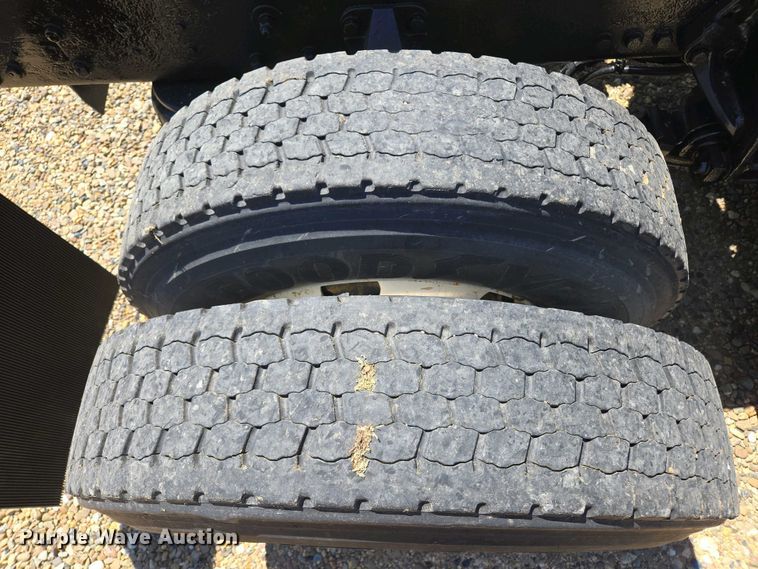 image for item EL2000 2016 Kenworth T680 semi truck