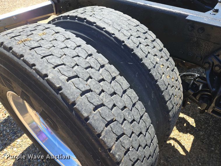 image for item EL2000 2016 Kenworth T680 semi truck