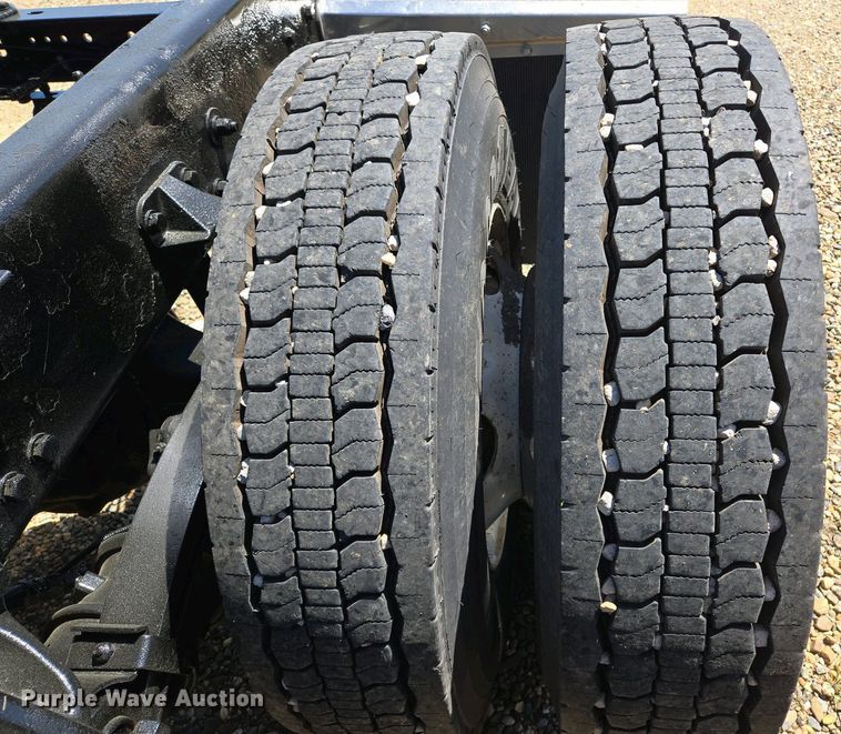 image for item EL2000 2016 Kenworth T680 semi truck