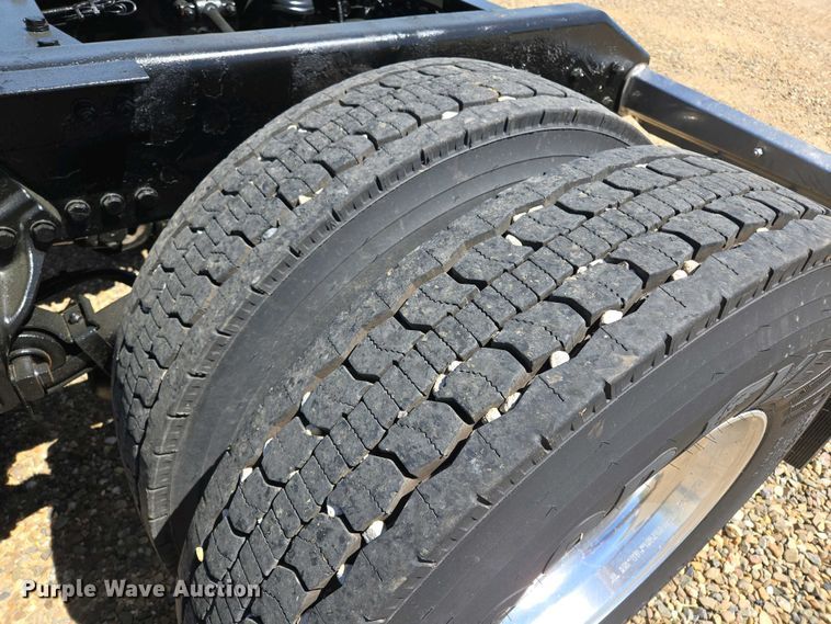 image for item EL2000 2016 Kenworth T680 semi truck