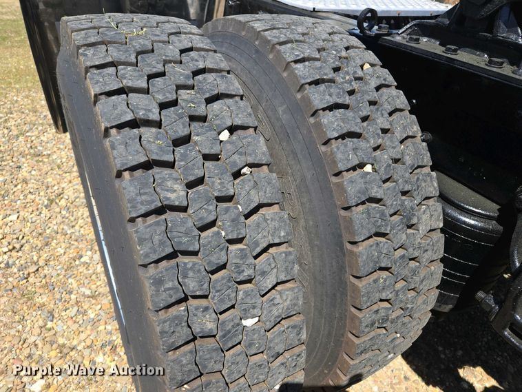 image for item EL2000 2016 Kenworth T680 semi truck