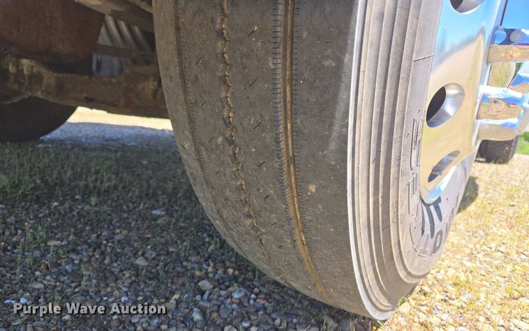 image for item EL2000 2016 Kenworth T680 semi truck