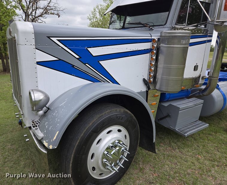 image for item EL2011 1990 Peterbilt 379 semi truck