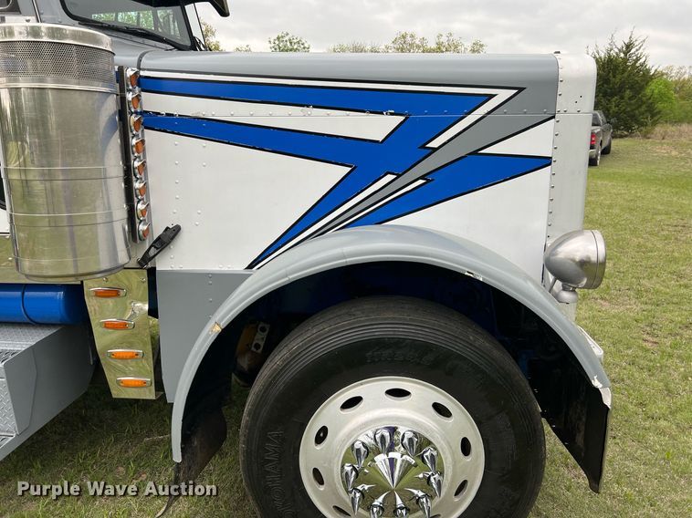 image for item EL2011 1990 Peterbilt 379 semi truck