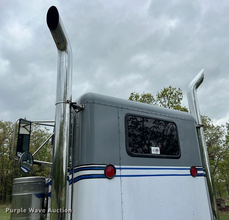 image for item EL2011 1990 Peterbilt 379 semi truck