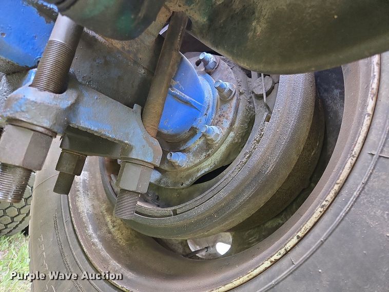 image for item EL2011 1990 Peterbilt 379 semi truck