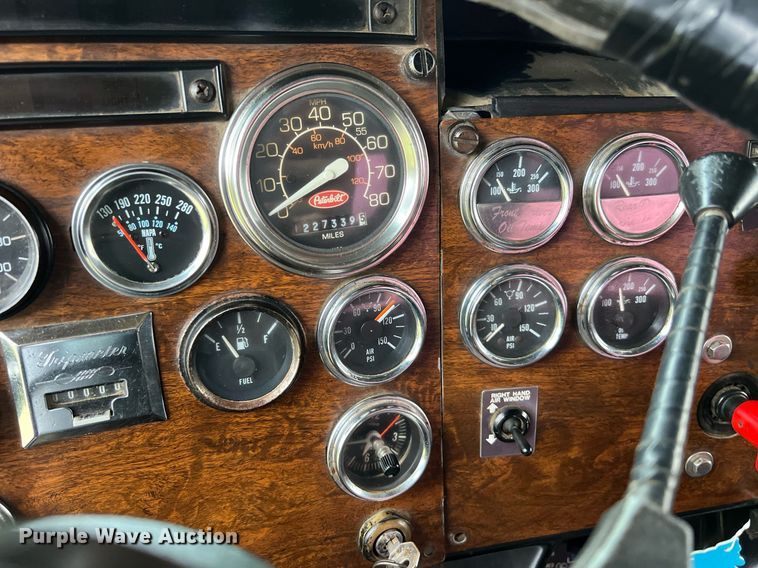 image for item EL2011 1990 Peterbilt 379 semi truck