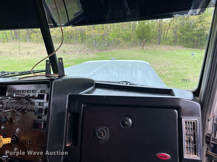 image for item EL2011 1990 Peterbilt 379 semi truck
