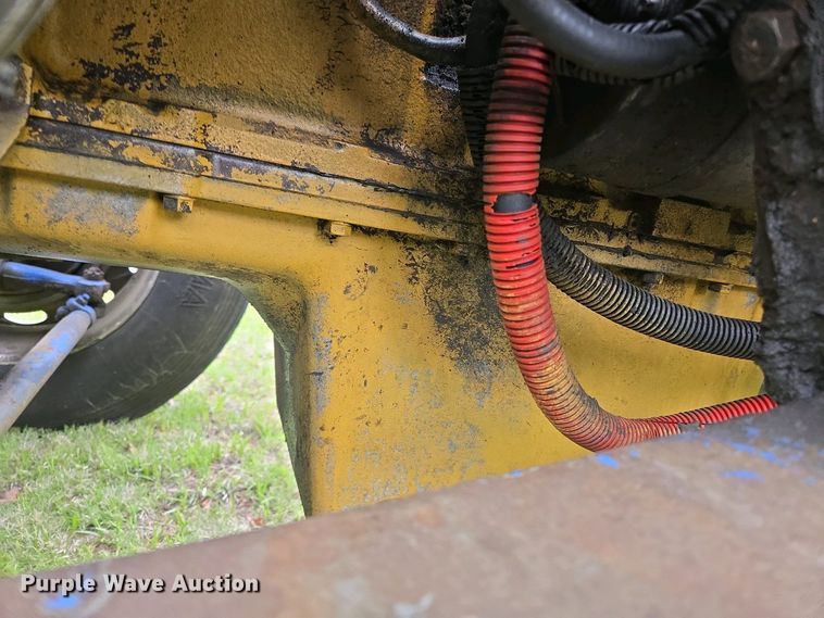 image for item EL2011 1990 Peterbilt 379 semi truck