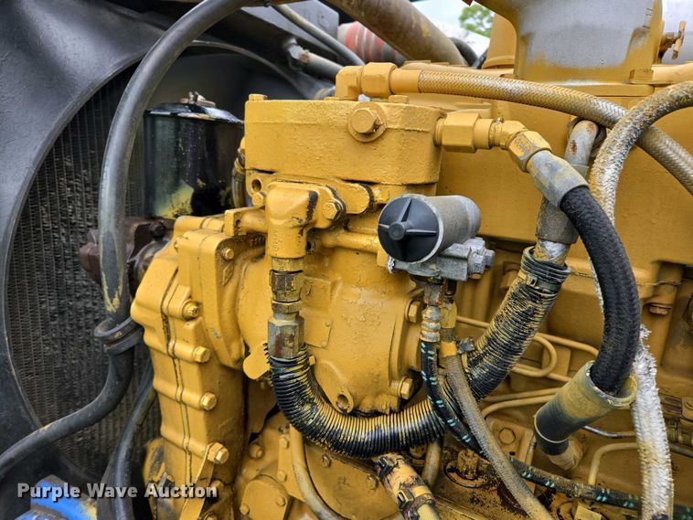 image for item EL2011 1990 Peterbilt 379 semi truck