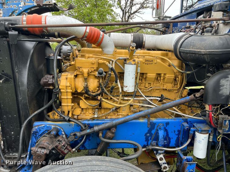 image for item EL2011 1990 Peterbilt 379 semi truck