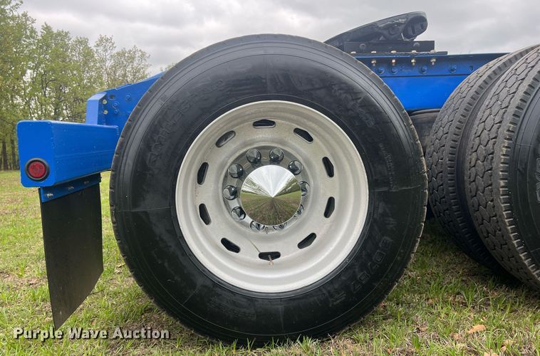 image for item EL2011 1990 Peterbilt 379 semi truck