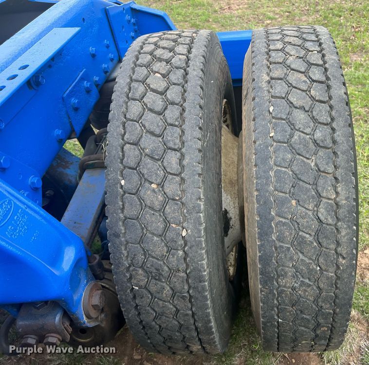 image for item EL2011 1990 Peterbilt 379 semi truck