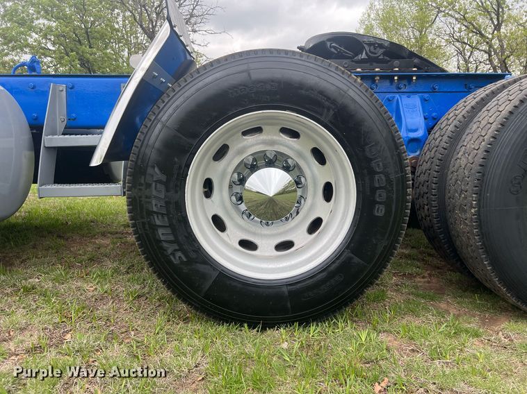 image for item EL2011 1990 Peterbilt 379 semi truck