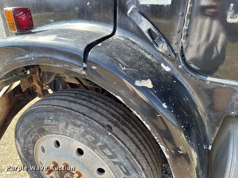 image for item EM3721 1996 Freightliner FLD112 semi truck