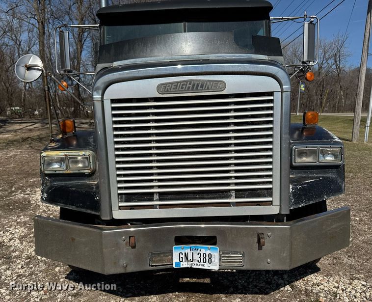 image for item EM3721 1996 Freightliner FLD112 semi truck