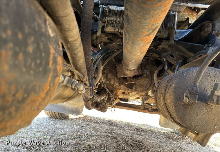 image for item EM3721 1996 Freightliner FLD112 semi truck