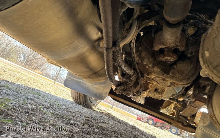 image for item EM3721 1996 Freightliner FLD112 semi truck