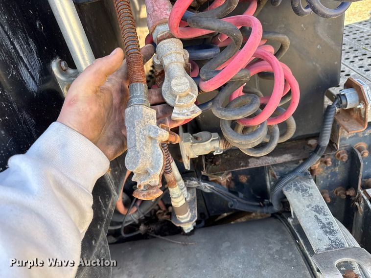 image for item EM3721 1996 Freightliner FLD112 semi truck